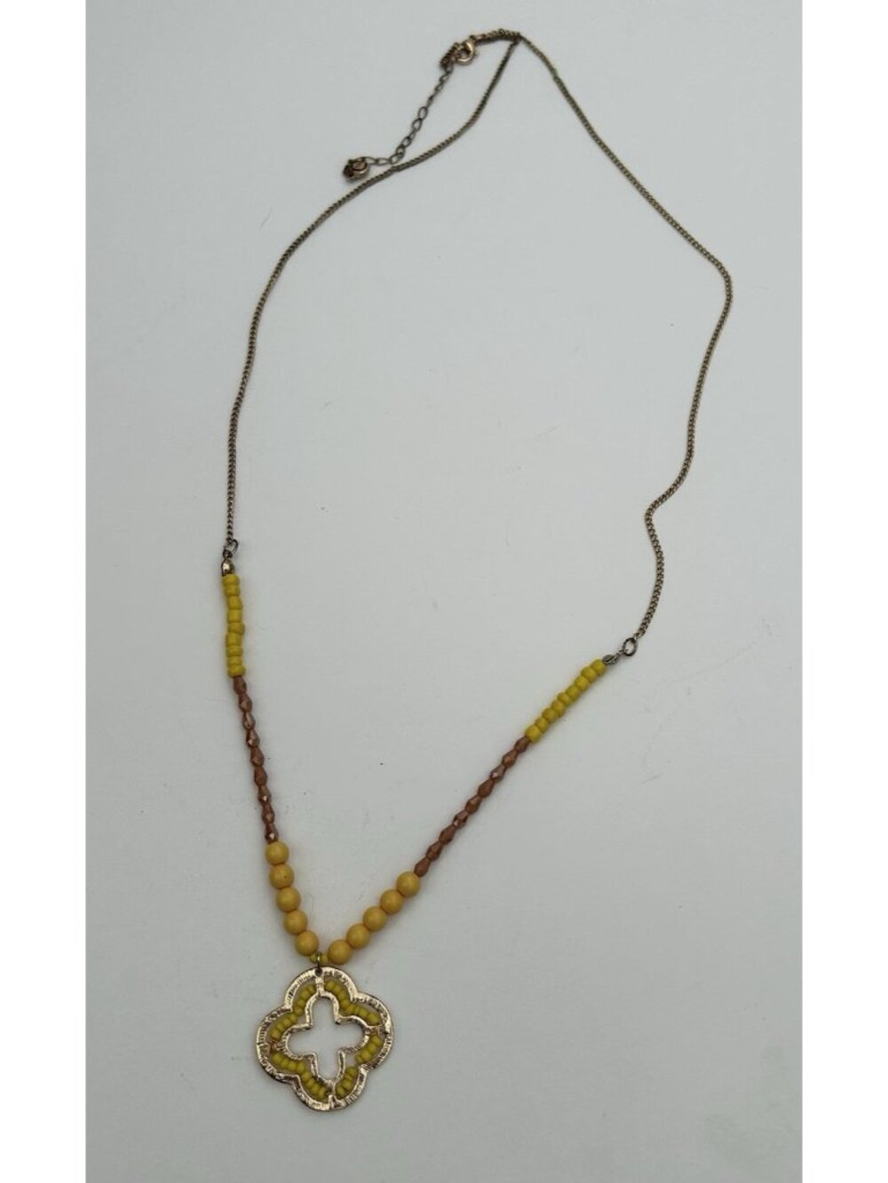 C1946 Clover Shaped Boho Indie Festival Goldtone Long Necklace Yellow Beaded